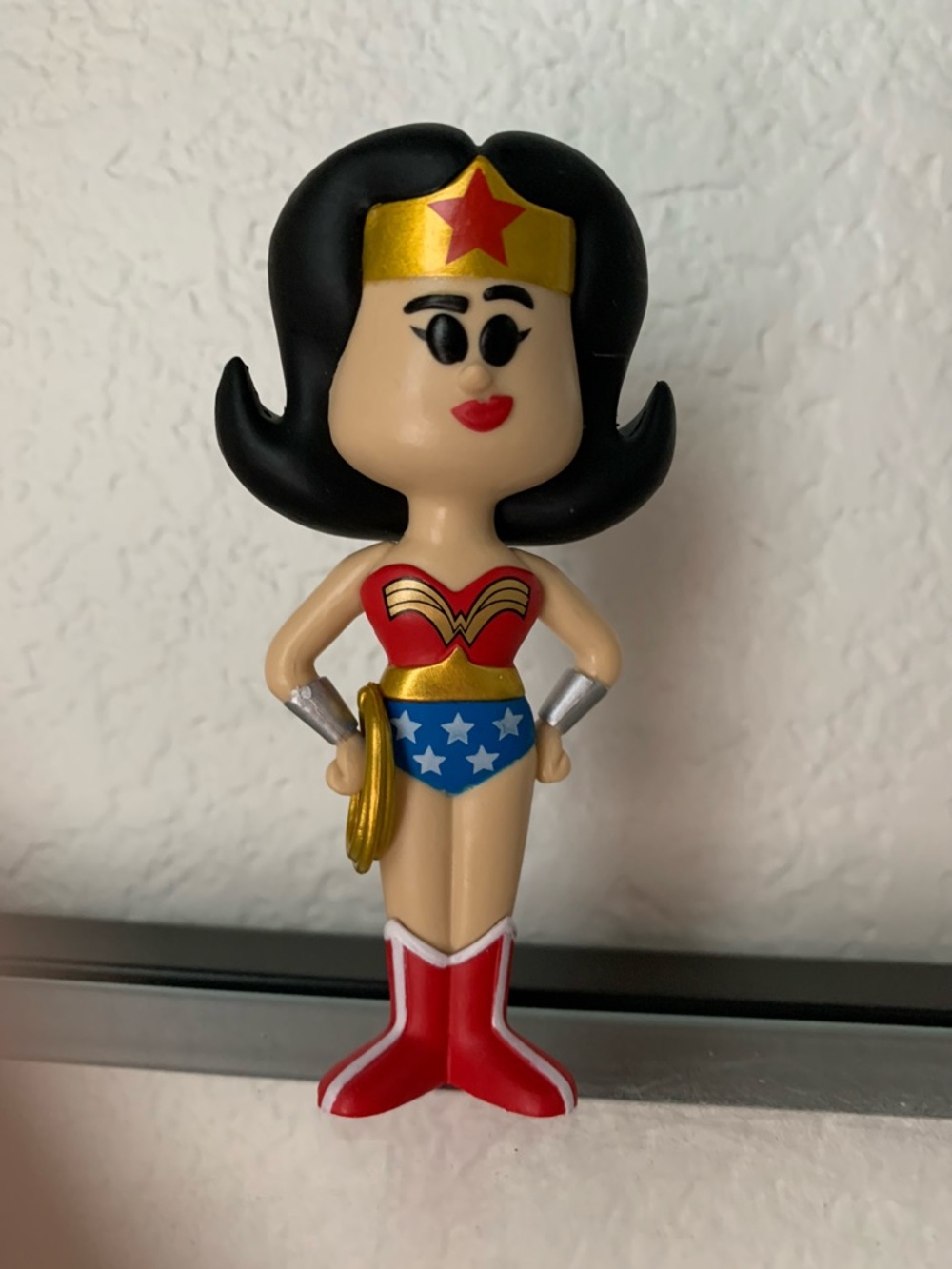 Funko Vinyl Soda Pop - DC Comics - Wonder Woman Common - Funko 45964 - Superhero - Picture 5 of 12